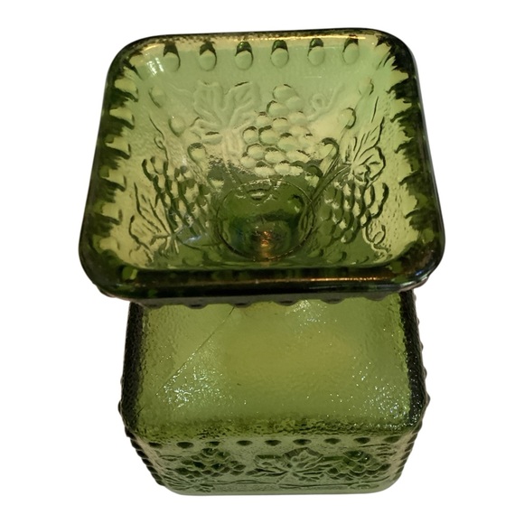 Vintage Indiana Glass Harvest Grape Avocado Green Square Pedestal Bowl - Picture 2 of 5